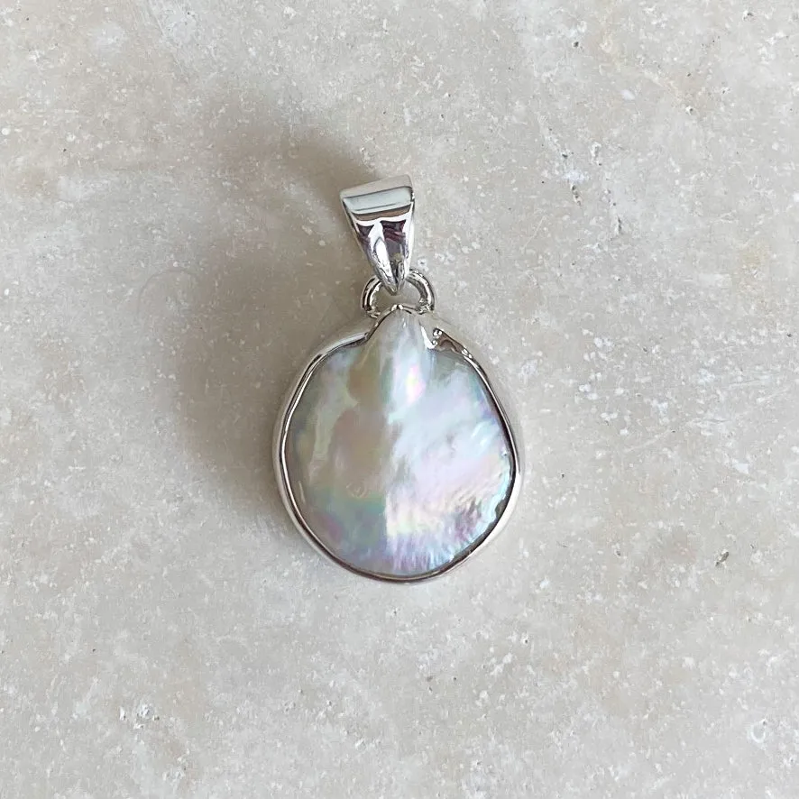 Pearl Round Baroque Pendant - Grace