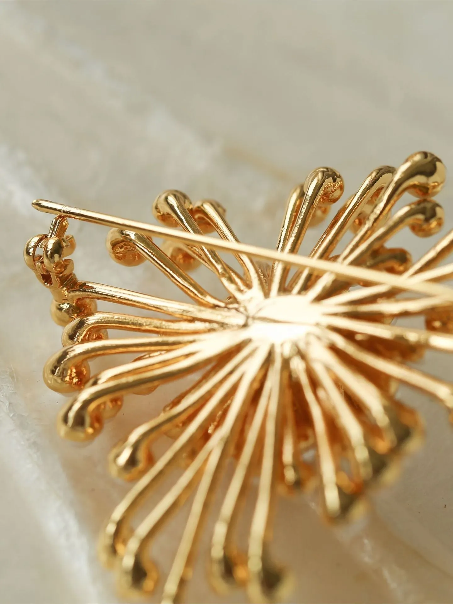 Retro Fashion Pearl Fireworks Brooches